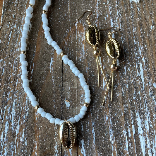 Gold Cowry Point Set