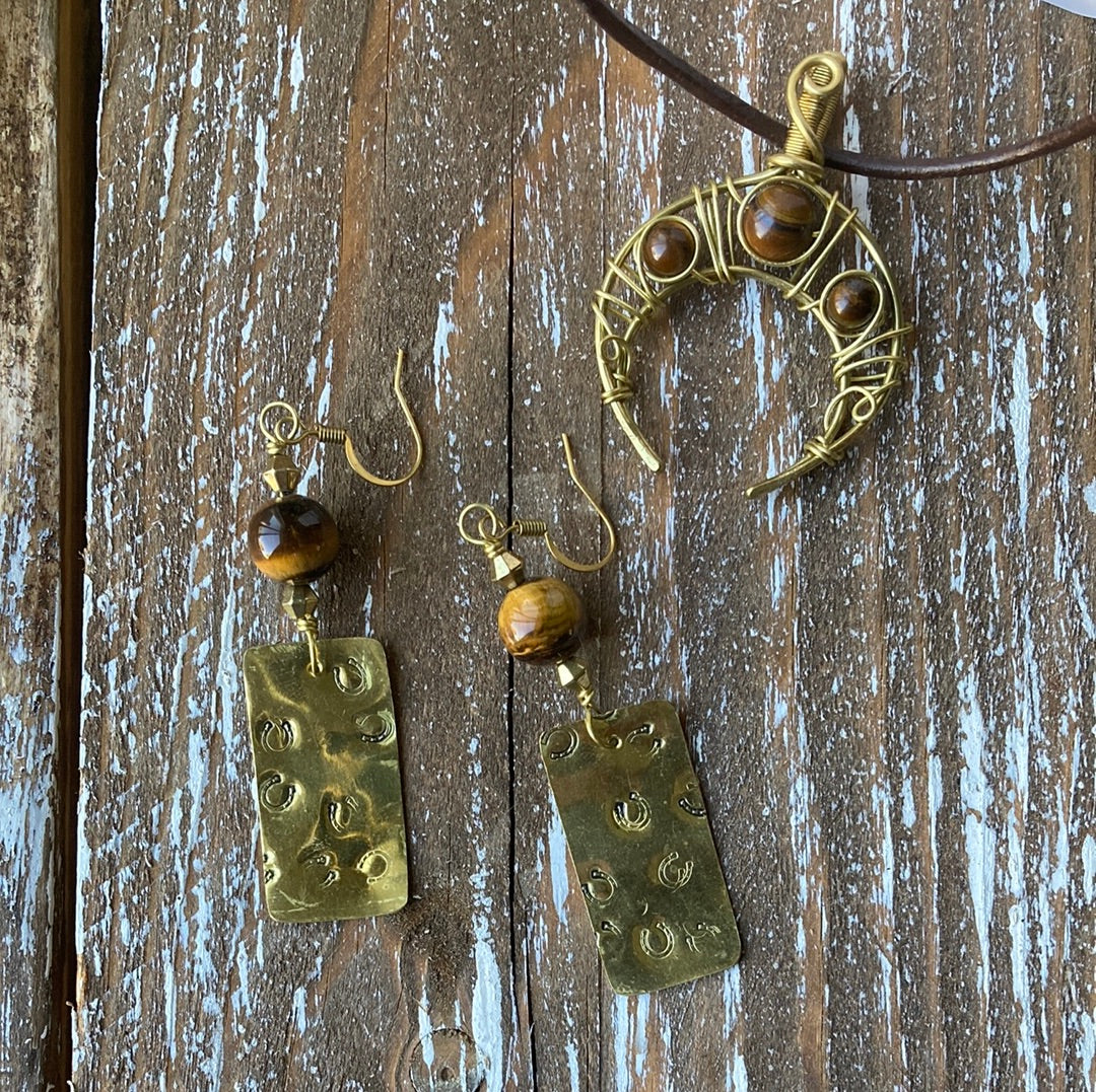 Brass Stamped Horseshoe Earrings Naja Set