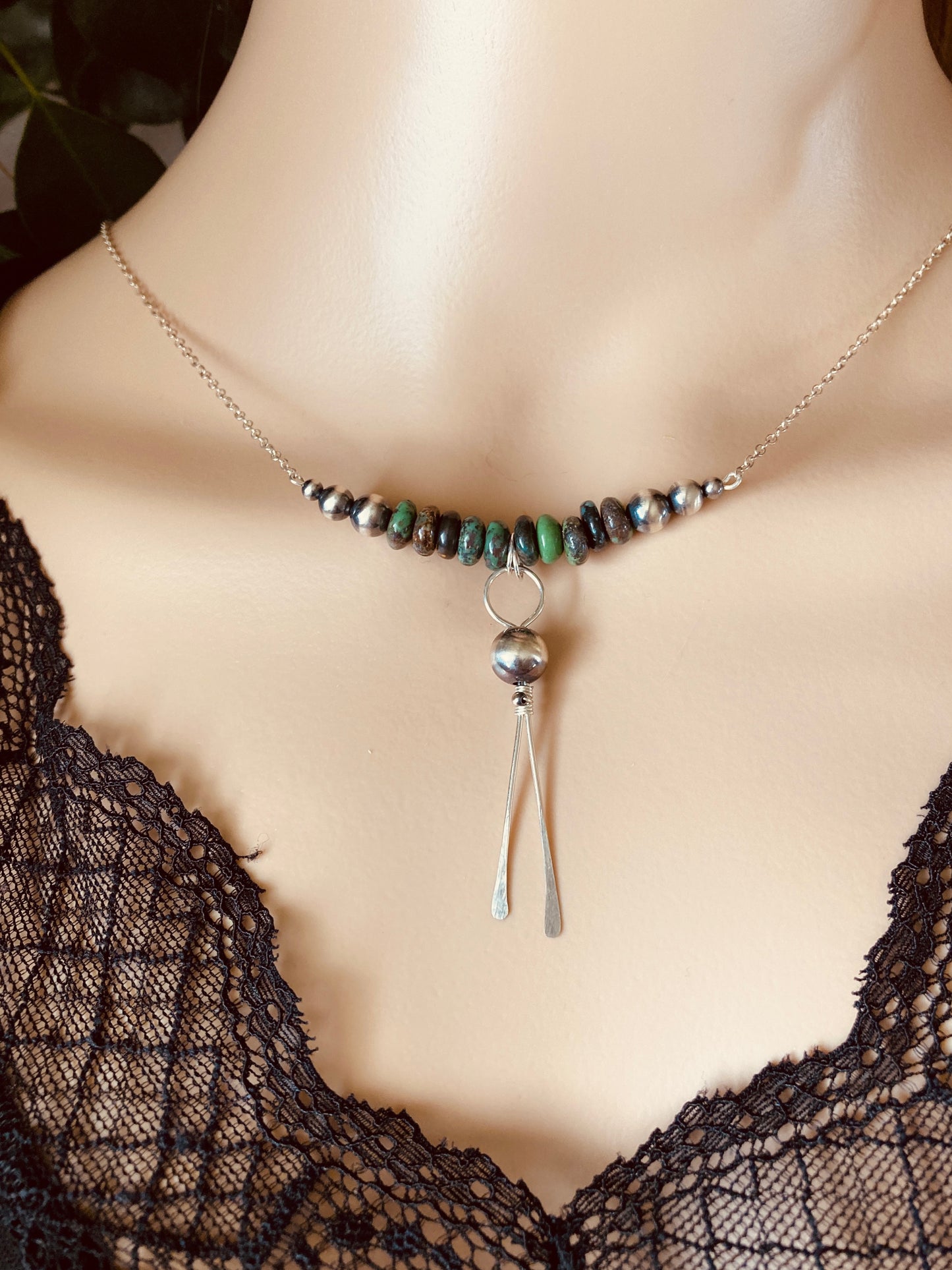 Green Turquoise Rhondelle w/Point Bar Necklace