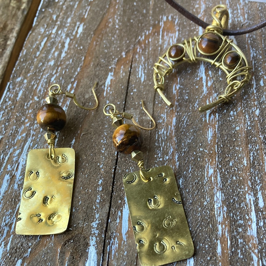 Brass Stamped Horseshoe Earrings Naja Set